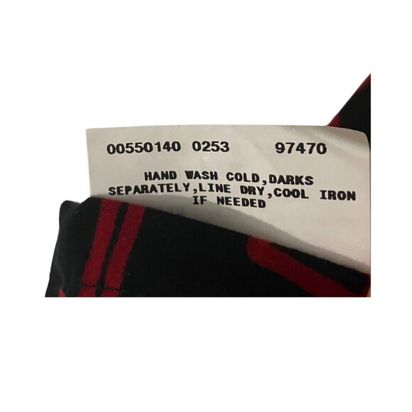 I.N. Studio Petite Black Red Geometric Print V-Neck Top Size P/M Made in USA - Picture 6 of 6